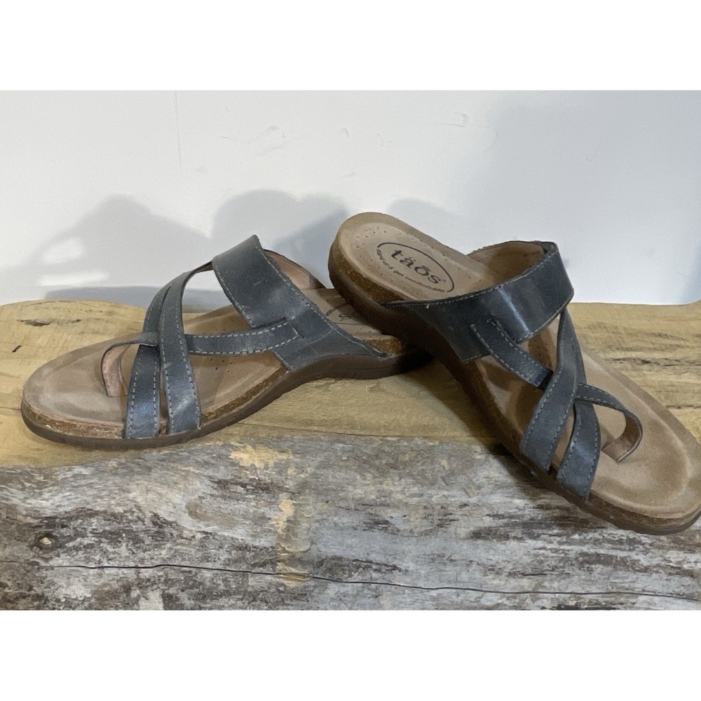 Taos Footwear Women's Sandals in Charcoal